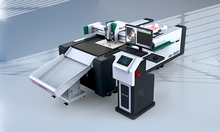 text label cutting machine