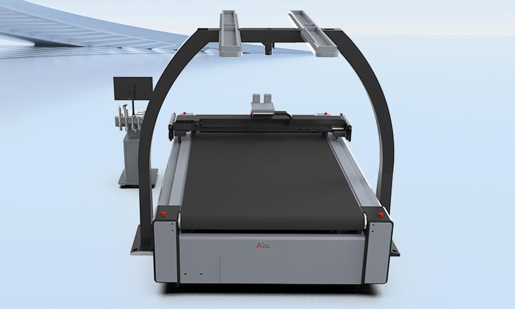 Low-rise high-precision cutting machine